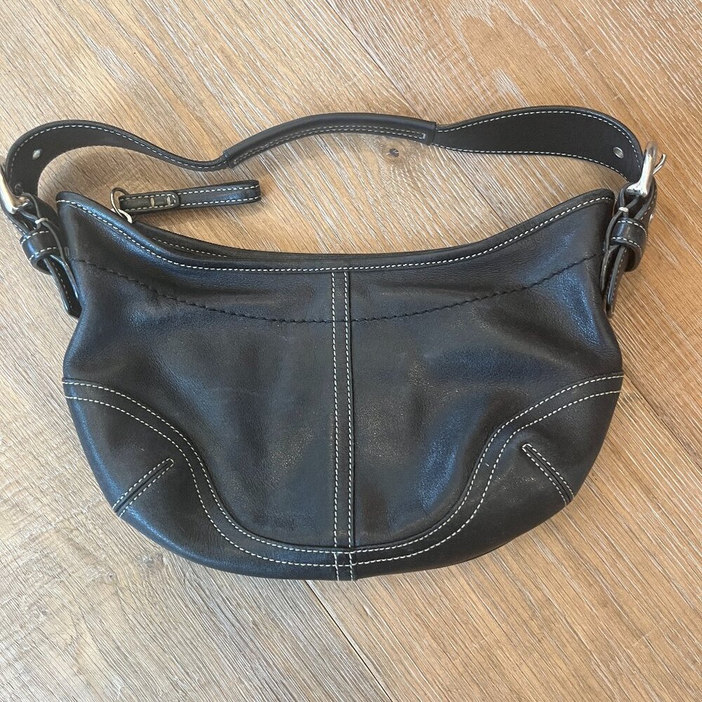 Coach leather handbag / purse